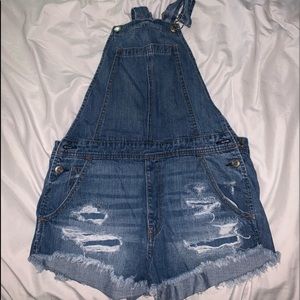 🦋AEO overall shorts🦋